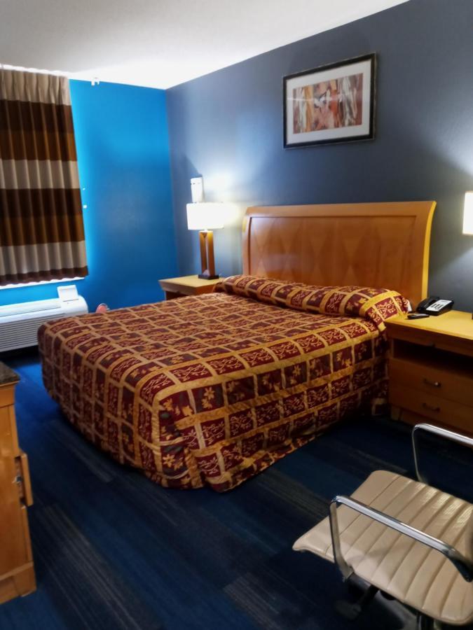 Travel Inn Уинтър Хевън Екстериор снимка
