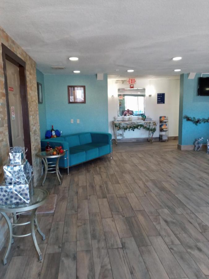 Travel Inn Уинтър Хевън Екстериор снимка
