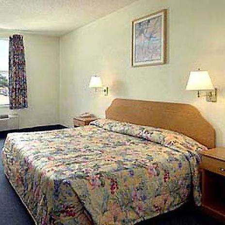 Travel Inn Уинтър Хевън Стая снимка