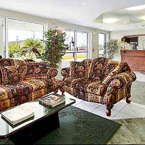 Travel Inn Уинтър Хевън Интериор снимка