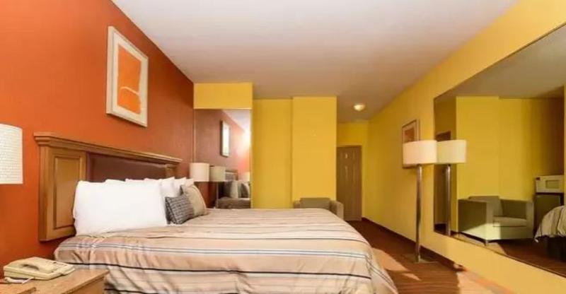 Travel Inn Уинтър Хевън Екстериор снимка